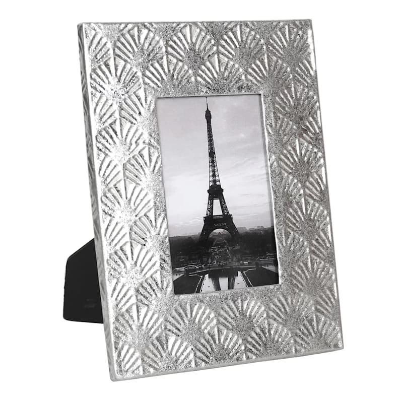 Found & Fable Metal Tabletop Photo Frame, 5x7 3 Found & Fable Metal Tabletop Photo Frame, 5x7